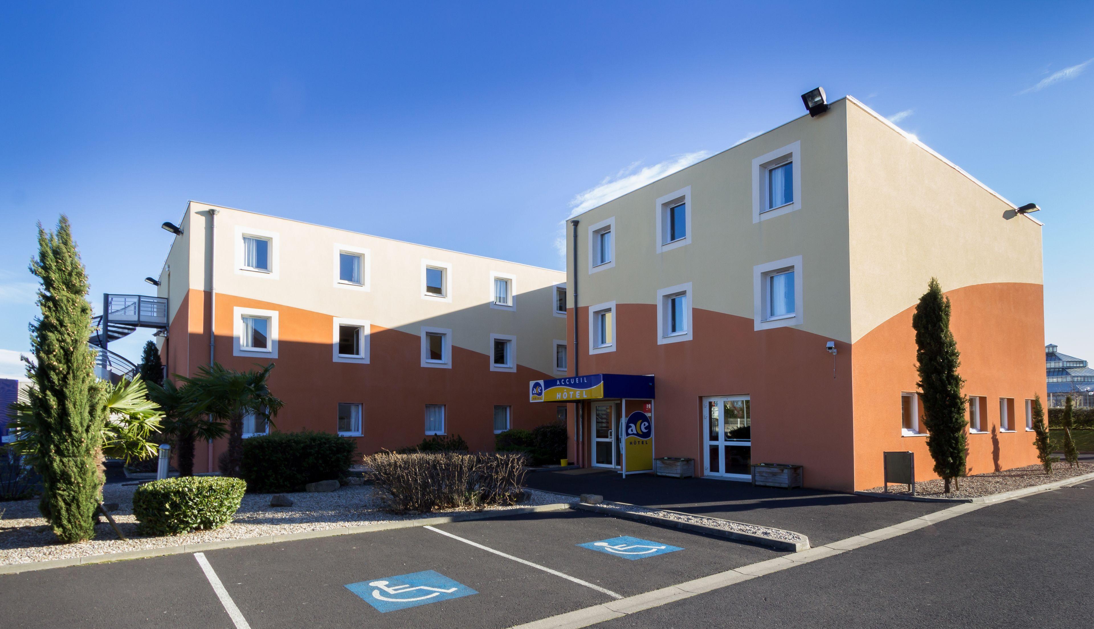 Ace Ferrand La Pardieu Hotel 3*