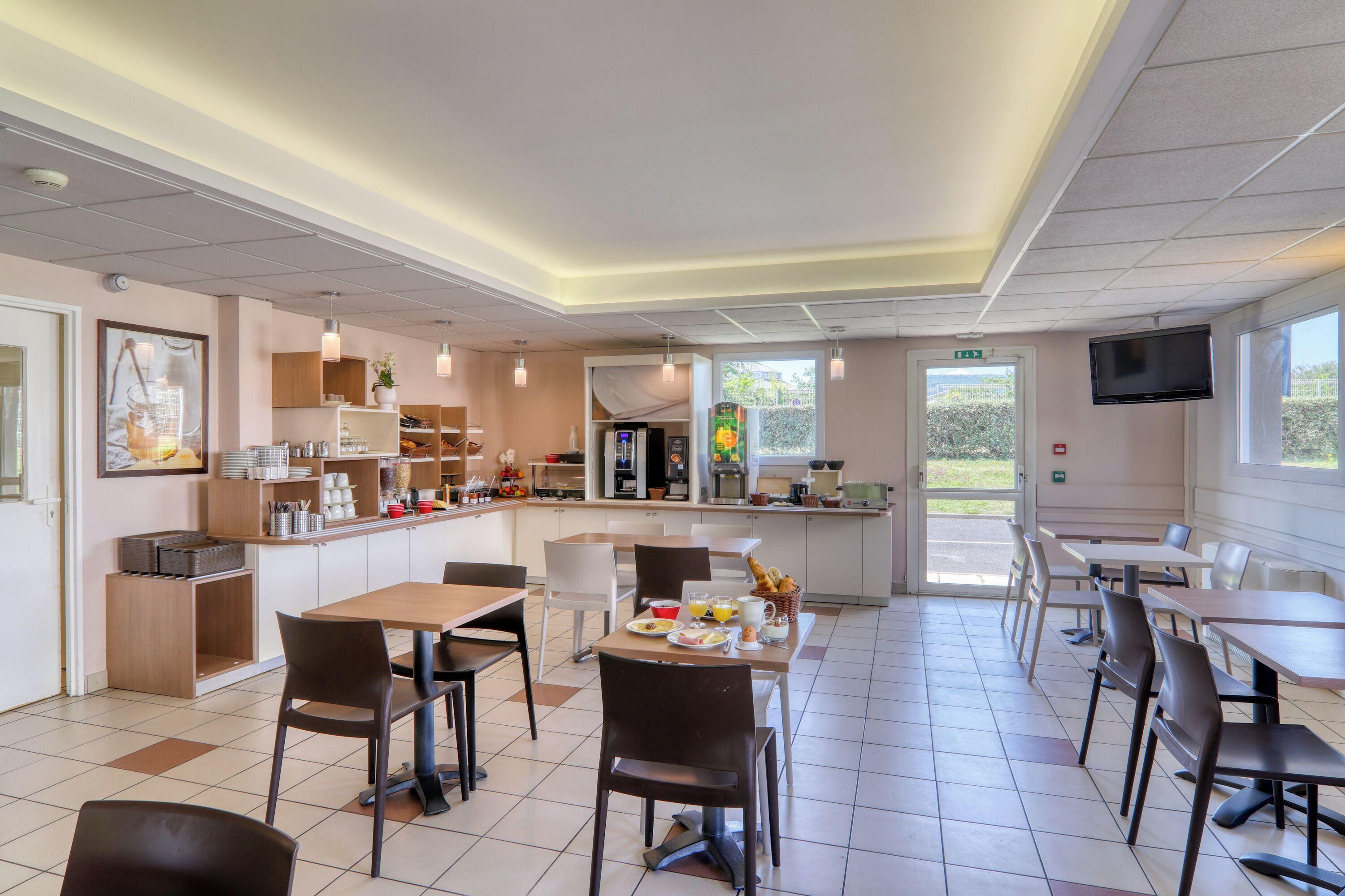 Hotel Ace Ferrand La Pardieu 3*